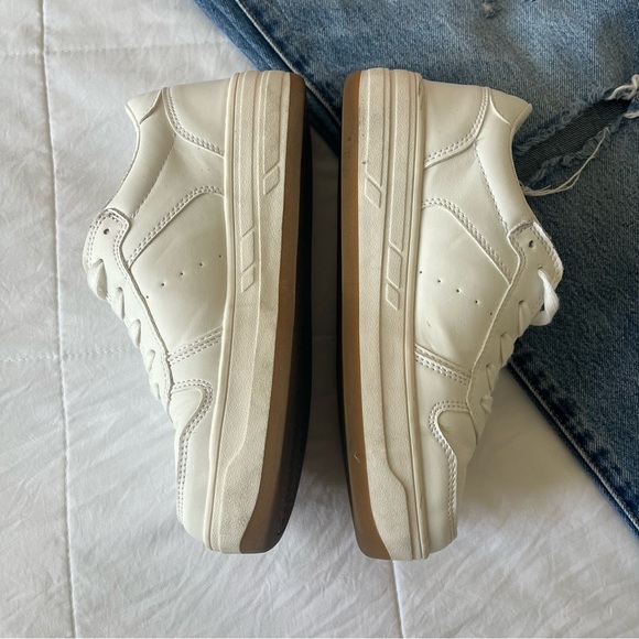 American Eagle Women’s White Sneakers Size 6 - Picture 4 of 10